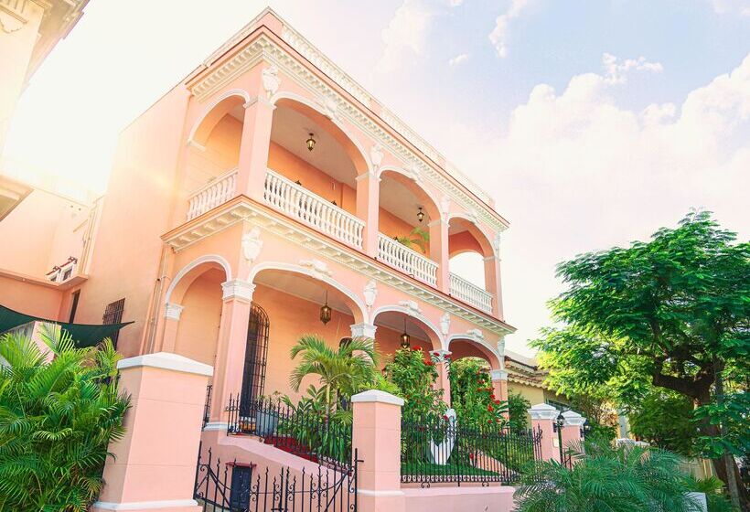 هتل Voya Boutique