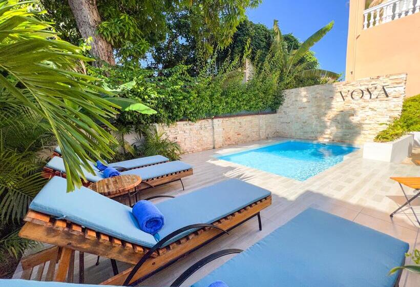 هتل Voya Boutique