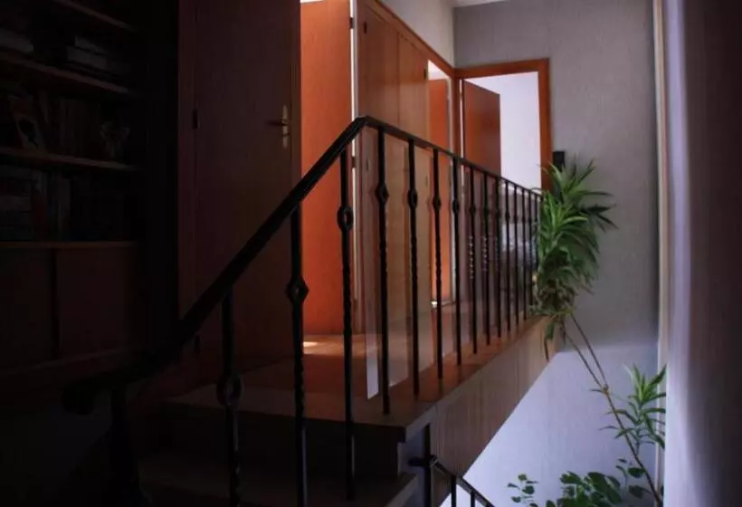 تختخواب و صبحانه Jardins En Ville