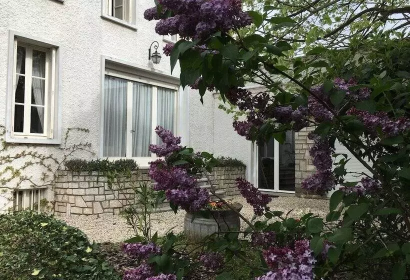 تختخواب و صبحانه Jardins En Ville