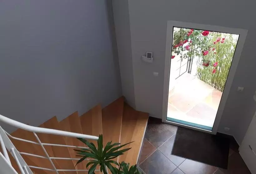 Aamiaismajoitus (B&B) Villa Solana