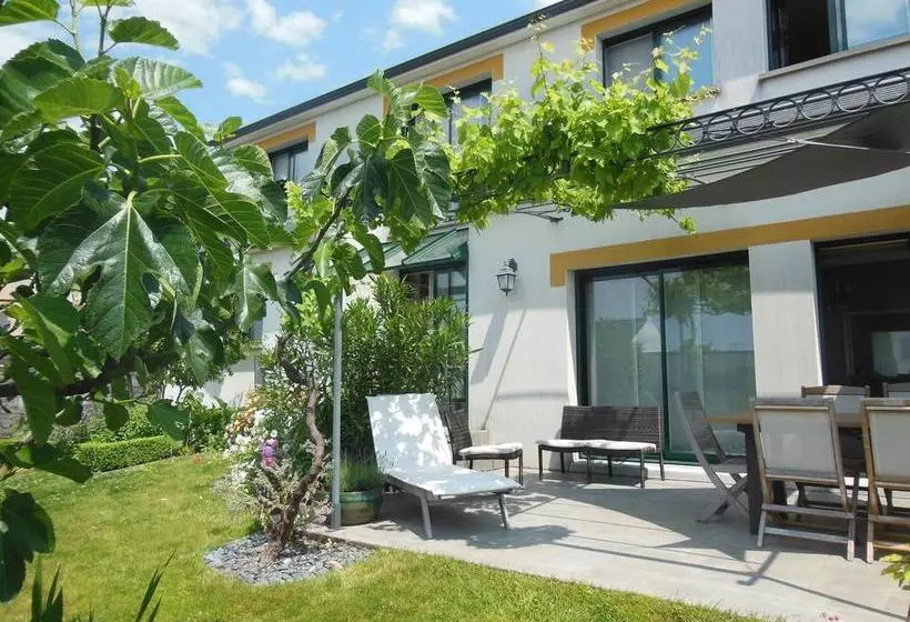 Aamiaismajoitus (B&B) Villa Solana