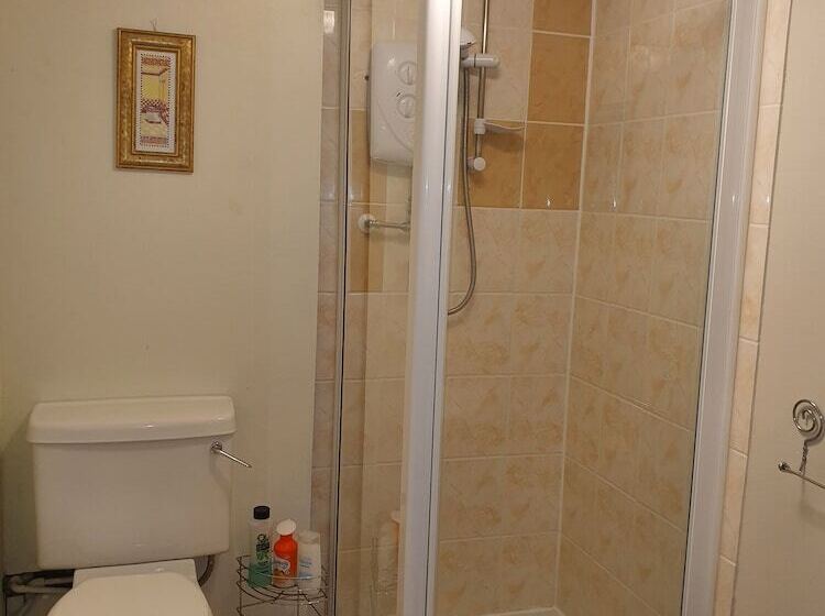 住宿加早餐  Stansted Lodge