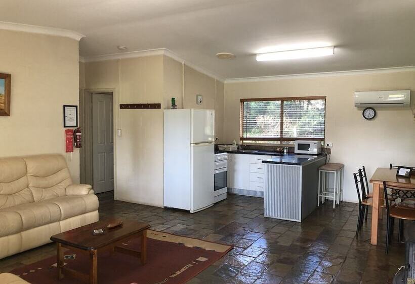 Country Cottages Of Bridgetown