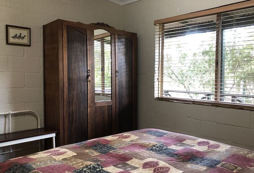 Country Cottages Of Bridgetown