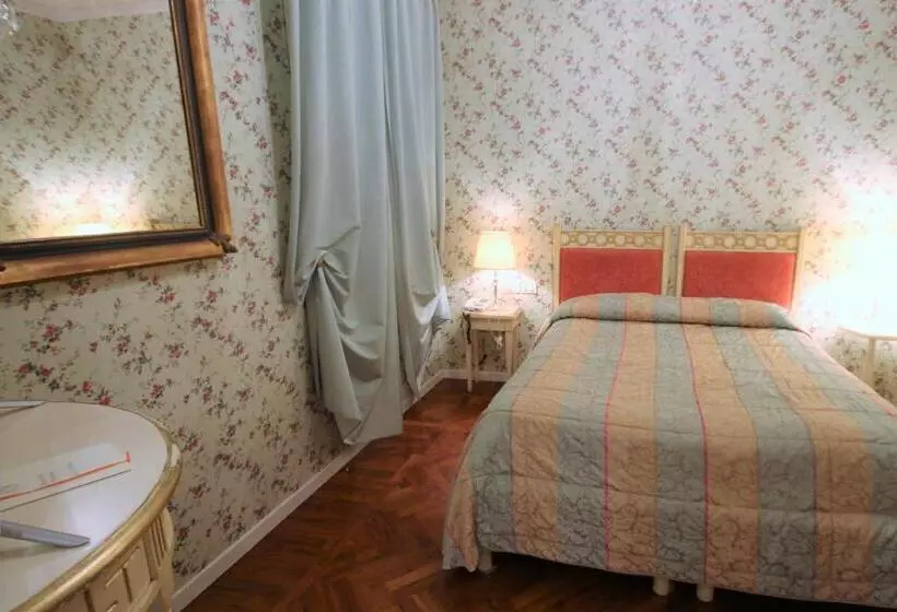 Hotelli Albergo Tre Pozzi