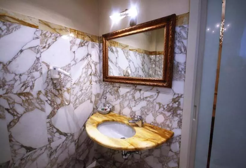Hotelli Albergo Tre Pozzi