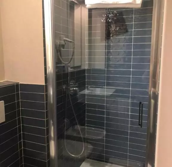 Hotelli Albergo Tre Pozzi