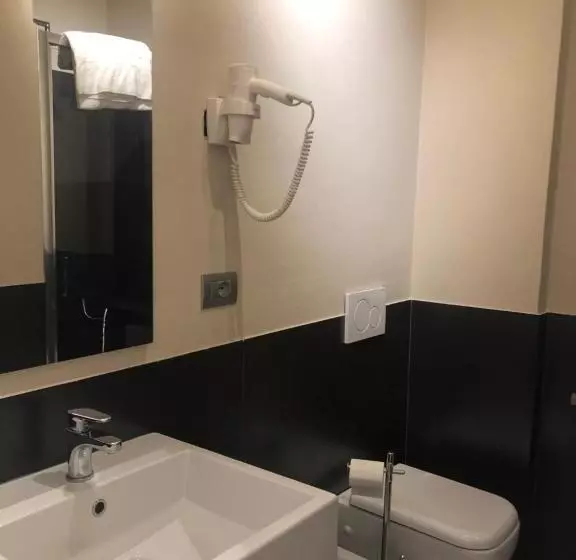 Hotelli Albergo Tre Pozzi