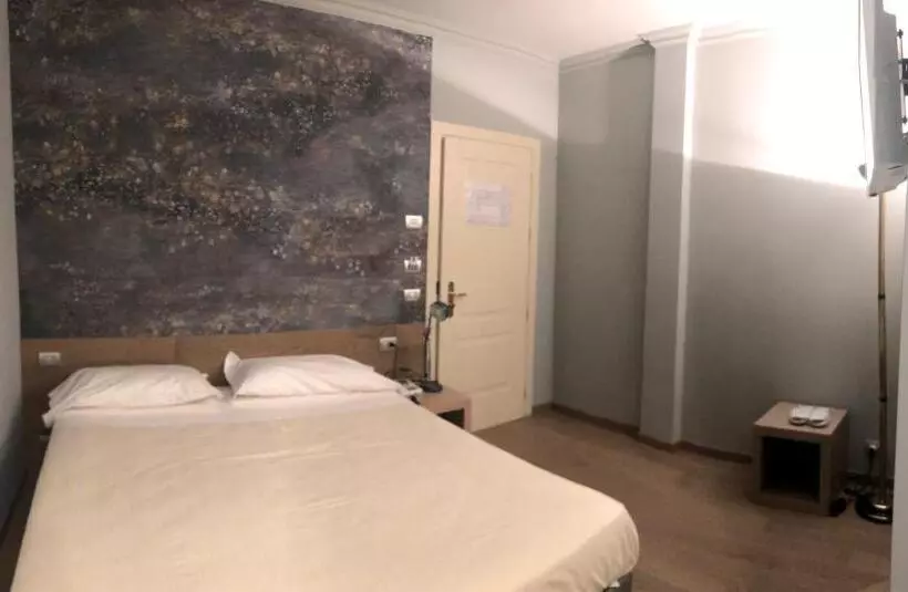 Hotelli Albergo Tre Pozzi