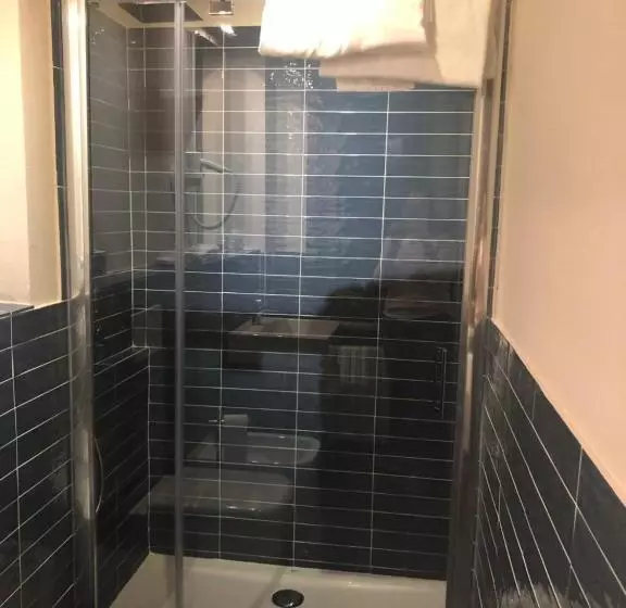 Hotelli Albergo Tre Pozzi