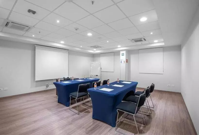 Hotelli City Express Junior By Marriott Merida Altabrisa