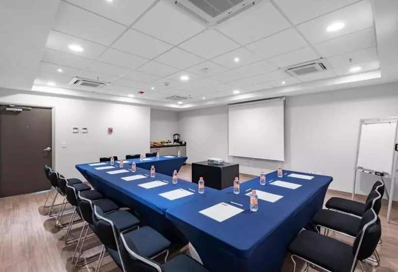 Hotelli City Express Junior By Marriott Merida Altabrisa