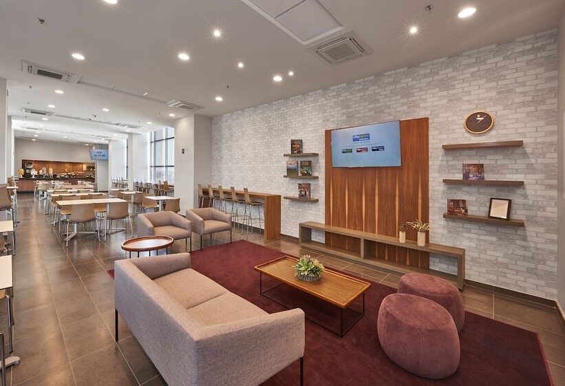 Отель City Express By Marriott La Raza