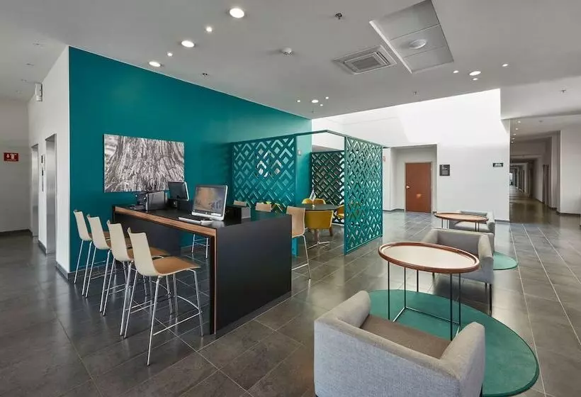 Hotelli City Express By Marriott La Raza