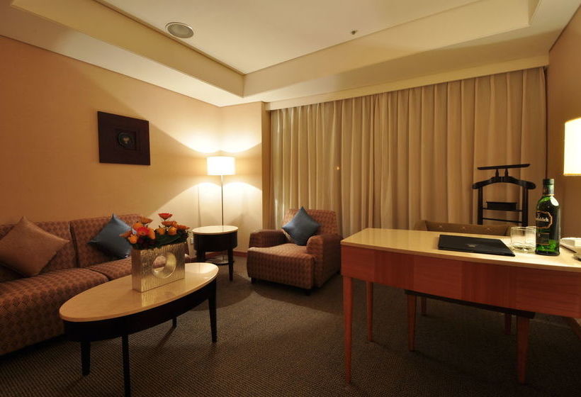 هتل Forward