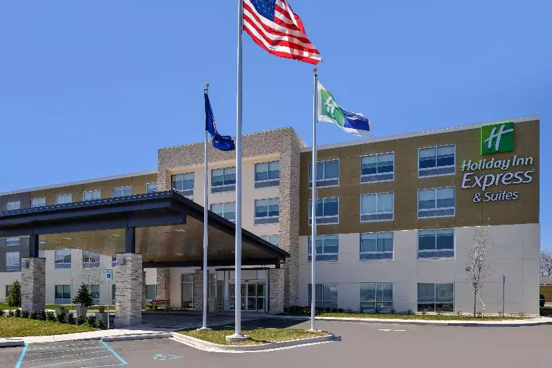 ホテル Holiday Inn Express & Suites Southgate   Detroit Area By Ihg
