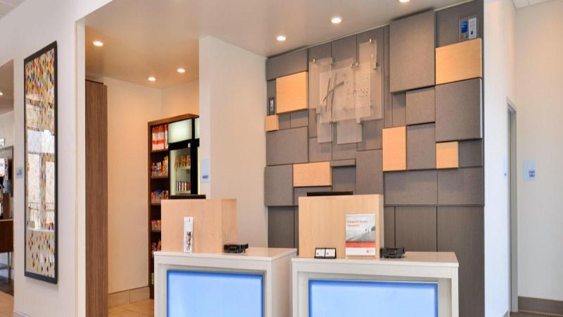 בית מלון כפרי Holiday Inn Express & Suites Southgate   Detroit Area By Ihg