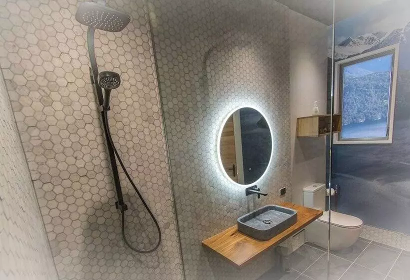 هتل The Cinema Suites
