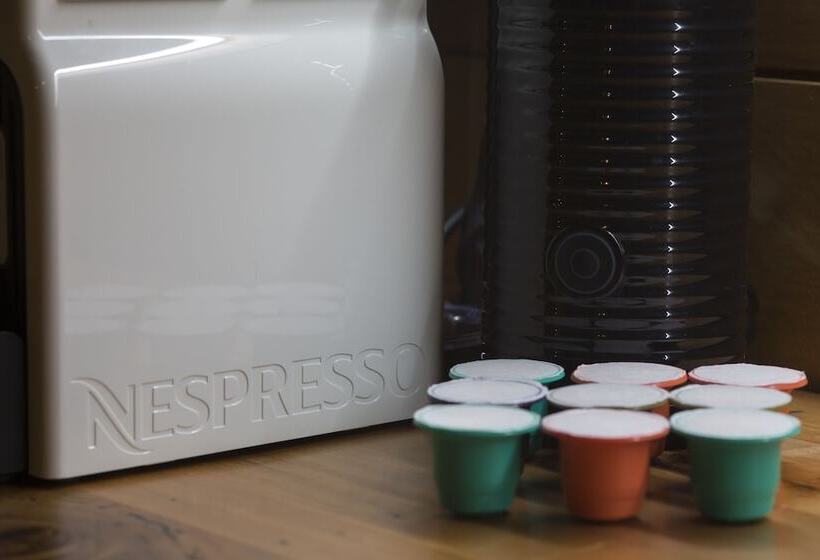 호텔 The Cinema Suites