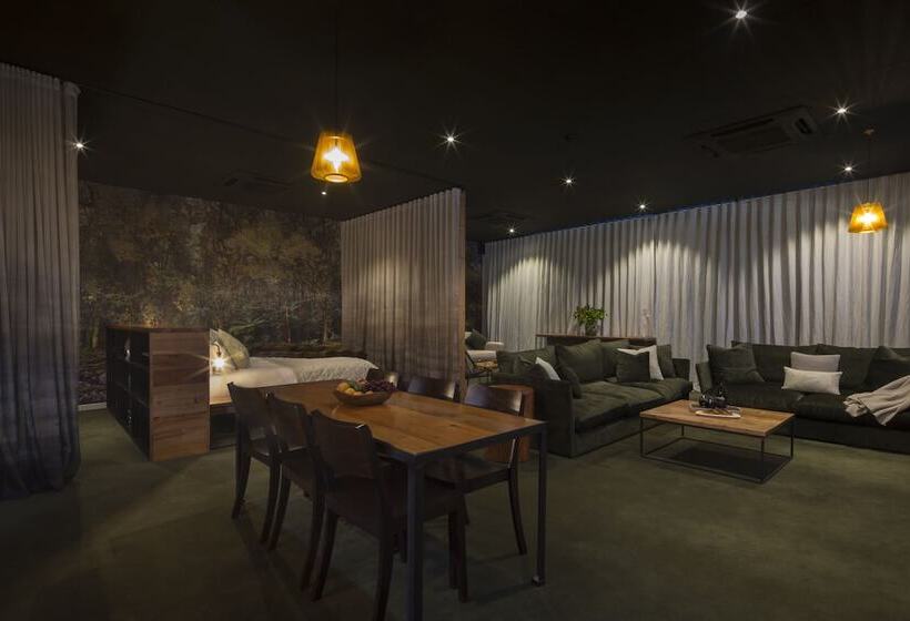 호텔 The Cinema Suites