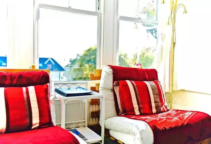 پانسیون Poltair Guest House