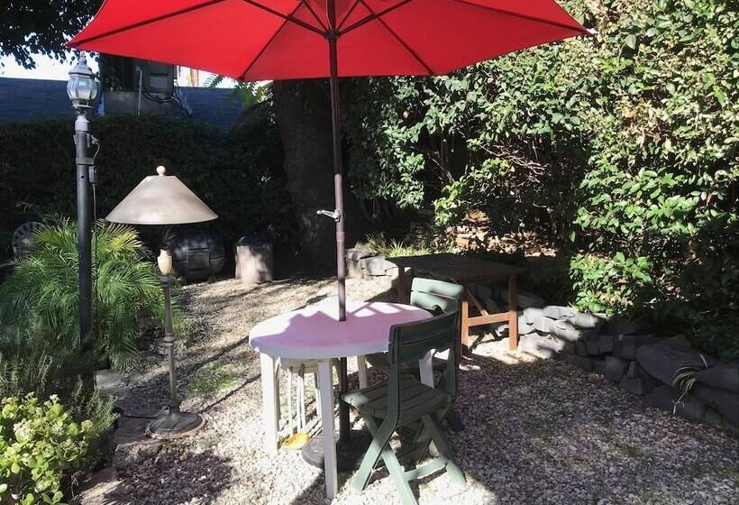 ペンション Sanborn Guest House