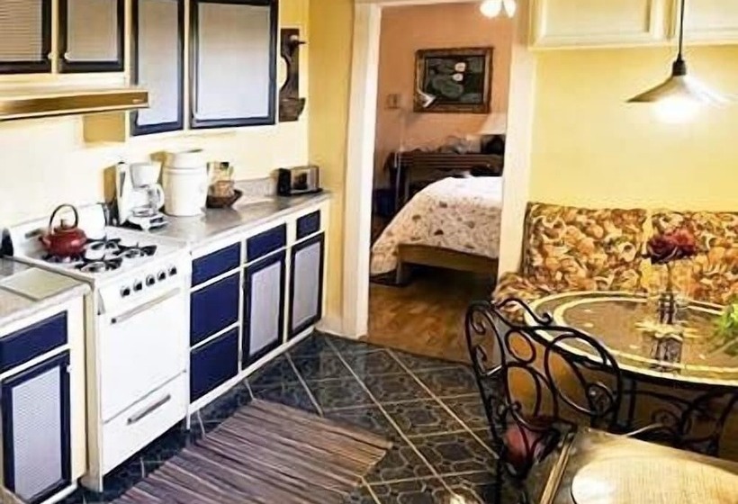 ペンション Sanborn Guest House