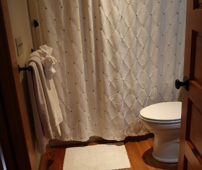 Silver Lake Bed And Breakfast