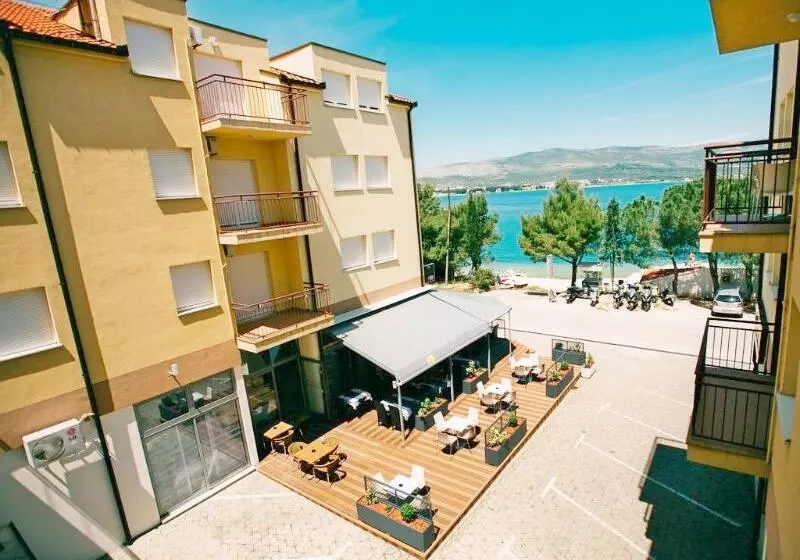Villa Malo More