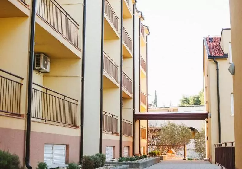 Villa Malo More