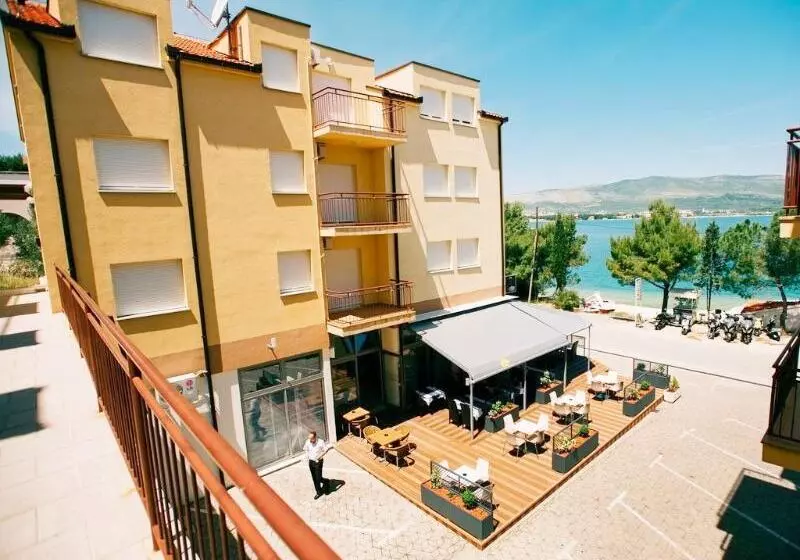 Villa Malo More