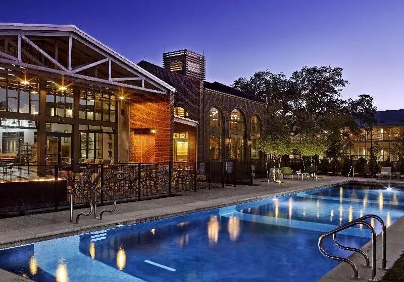 Cavalry Court, By Valencia Hotel Collection