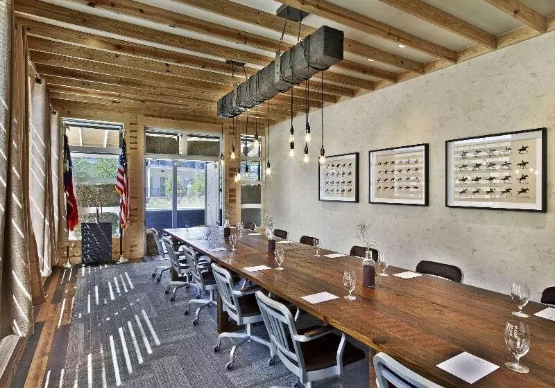 Cavalry Court, By Valencia Hotel Collection