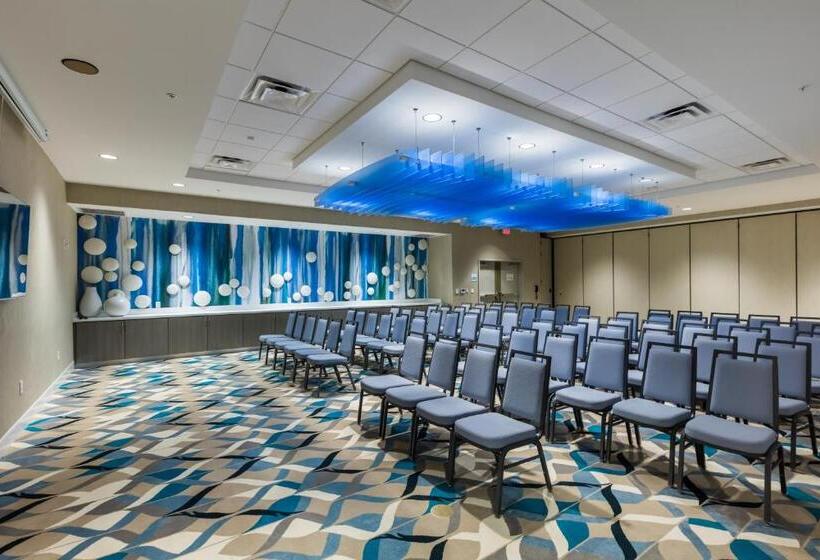 فندق Holiday Inn Express & Suites   Orlando At Seaworld, An Ihg