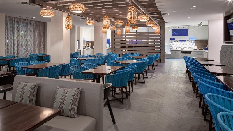 فندق Holiday Inn Express & Suites   Orlando At Seaworld, An Ihg