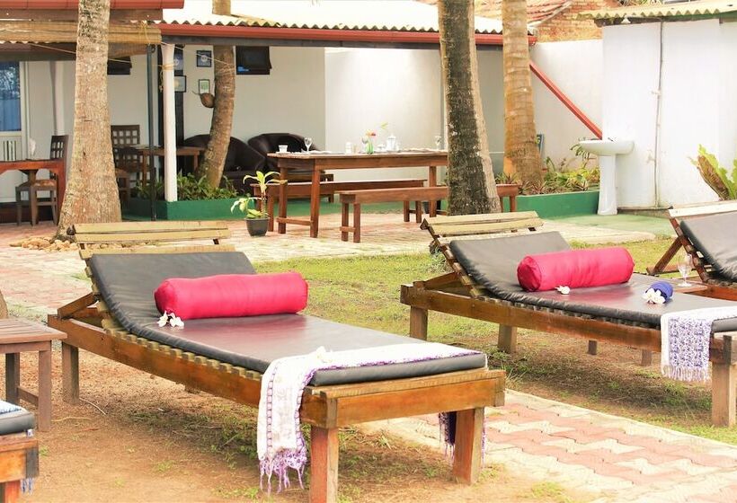 펜션 Dinsara Pearl Villa