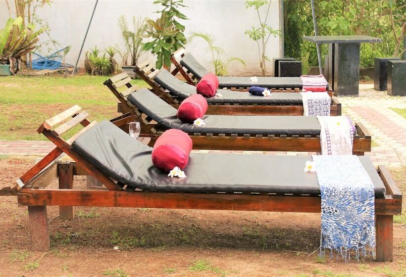 펜션 Dinsara Pearl Villa