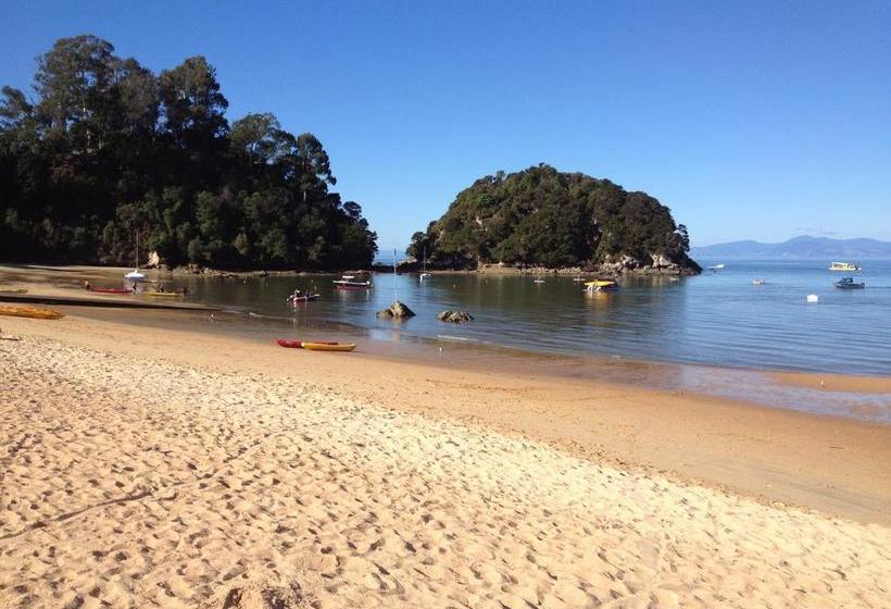 Plum Tree House And Quince Cottage