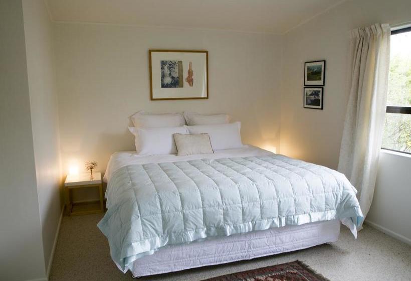 Plum Tree House And Quince Cottage