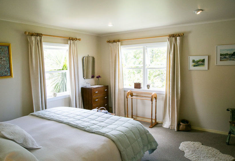 Plum Tree House And Quince Cottage