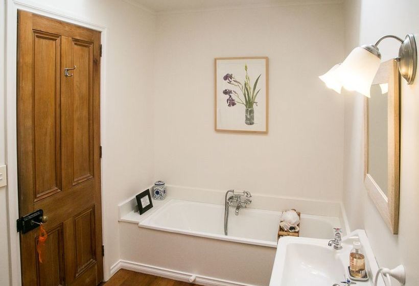 Plum Tree House And Quince Cottage