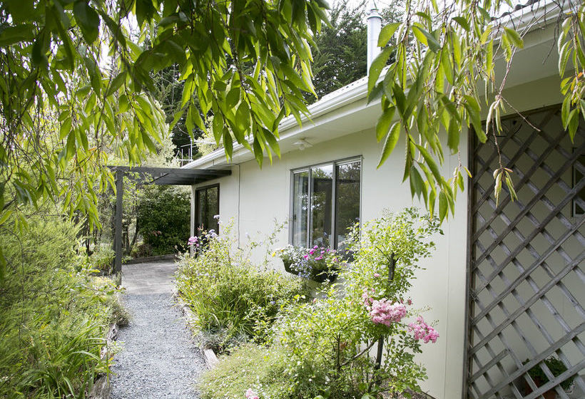 Plum Tree House And Quince Cottage