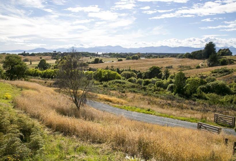 Plum Tree House And Quince Cottage