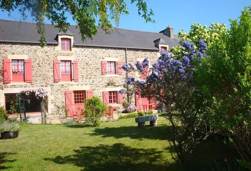 تختخواب و صبحانه Au Jardin D Eloise