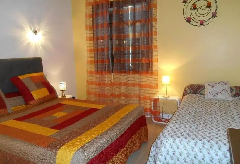 Aamiaismajoitus (B&B) Chambres D Hôtes Esponde Marie Jeanne