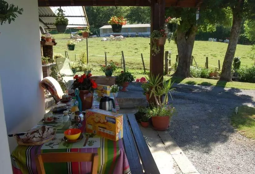 Aamiaismajoitus (B&B) Chambres D Hôtes Esponde Marie Jeanne