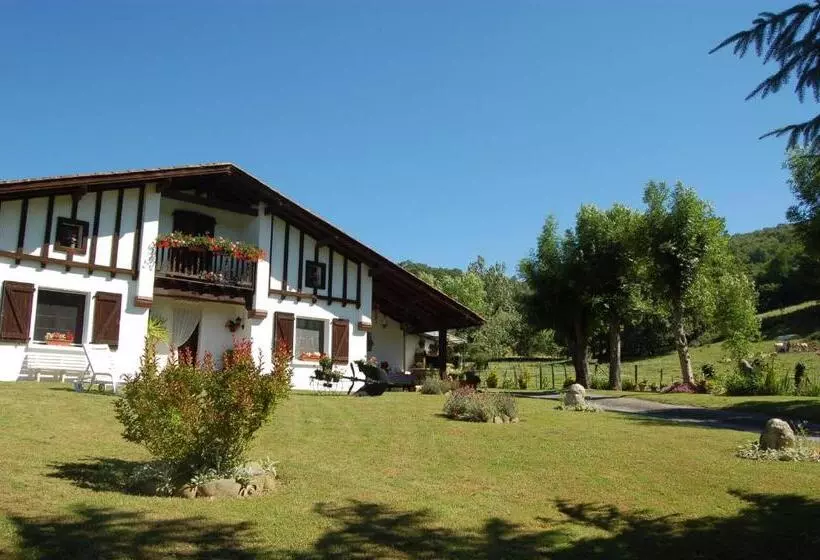 Aamiaismajoitus (B&B) Chambres D Hôtes Esponde Marie Jeanne