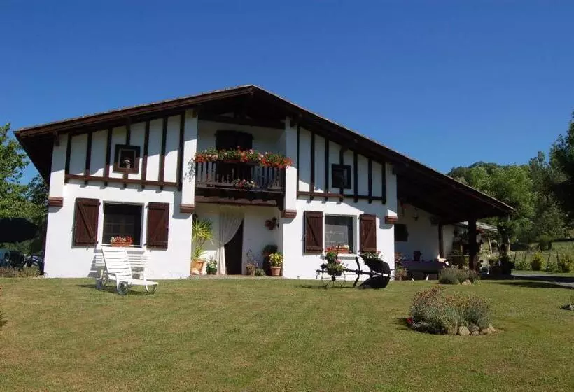 Aamiaismajoitus (B&B) Chambres D Hôtes Esponde Marie Jeanne
