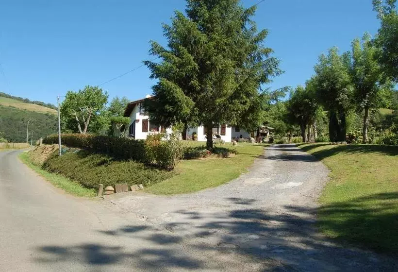 Aamiaismajoitus (B&B) Chambres D Hôtes Esponde Marie Jeanne